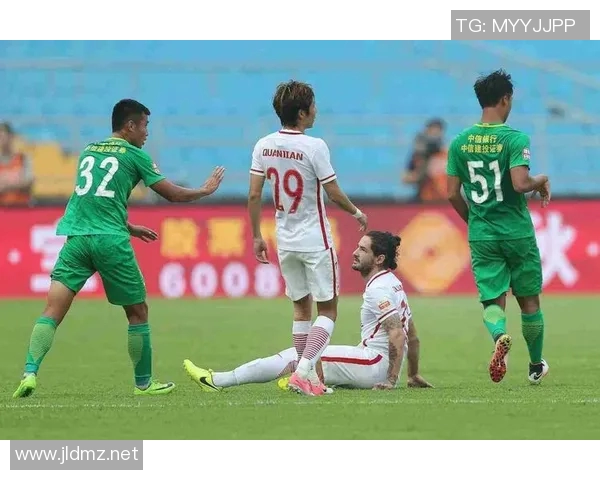 武汉足球队以53分领跑大师赛积分榜展现强劲实力