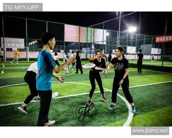 深入分析深圳飞盘队快攻战术的特点与应用策略 深入分析深圳飞盘队快攻战术的特点与应用策略