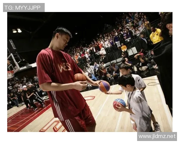 聚焦球员个人成长与赛场表现全面解析体育明星的职业生涯与成就