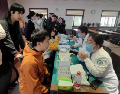 B体育BSport数学与统计学院举行口腔安康宣教及义诊举动 助力师生保护口腔安康(图3)
